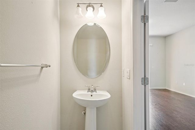 4935 WHITE SANDERLING COURT, Tampa, FL 33619
