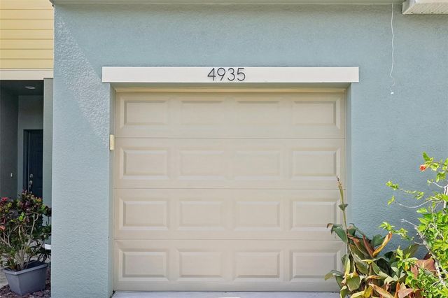 4935 WHITE SANDERLING COURT, Tampa, FL 33619