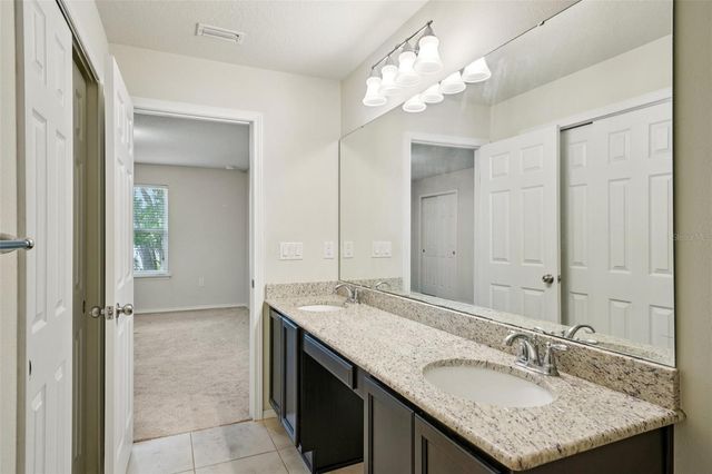 4935 WHITE SANDERLING COURT, Tampa, FL 33619