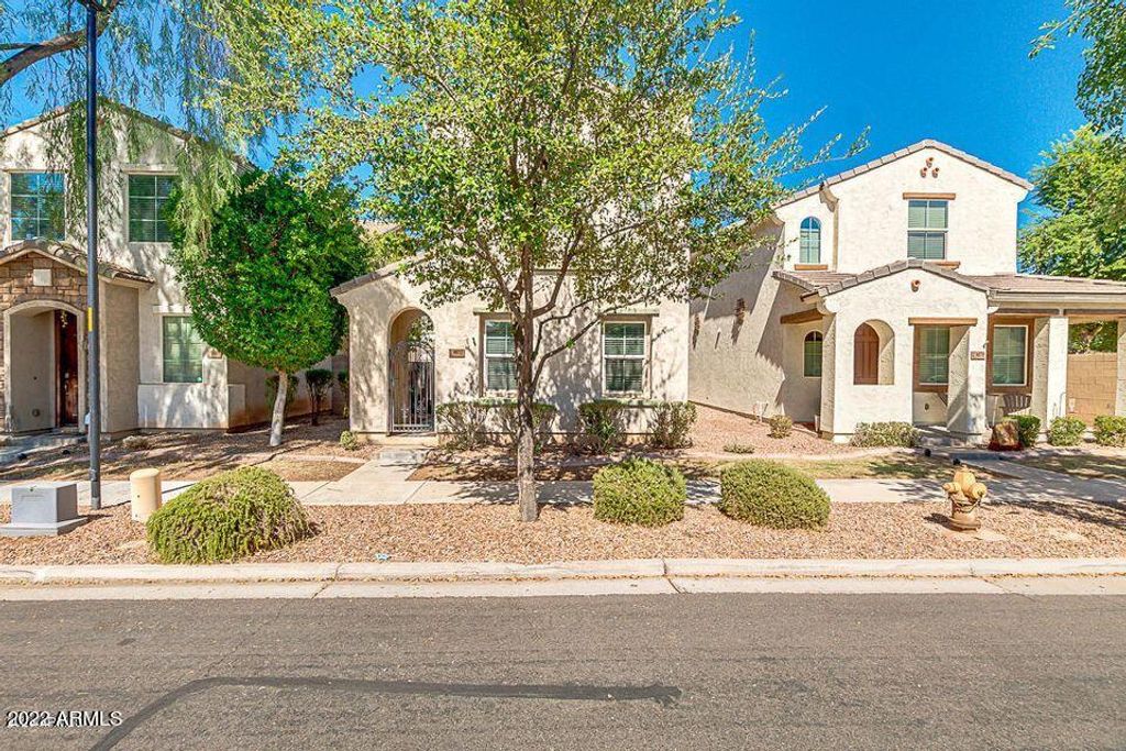 4072 E OAKLAND Street, Gilbert, AZ 85295 — exterior