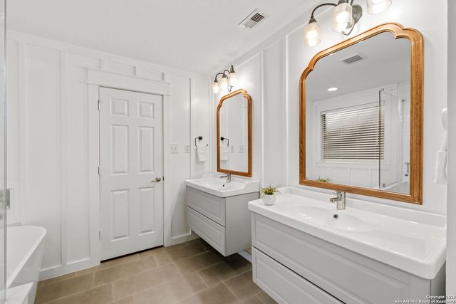 4550 Summer Fall, San Antonio, TX 78259