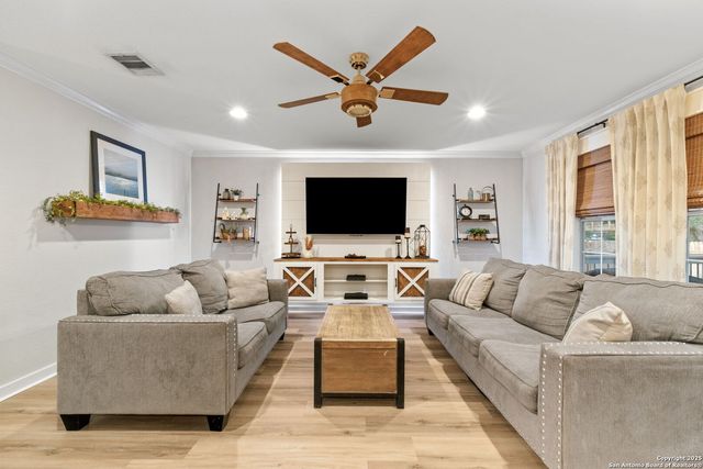 4550 Summer Fall, San Antonio, TX 78259