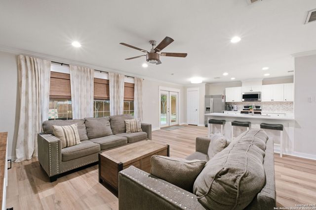 4550 Summer Fall, San Antonio, TX 78259