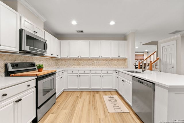 4550 Summer Fall, San Antonio, TX 78259