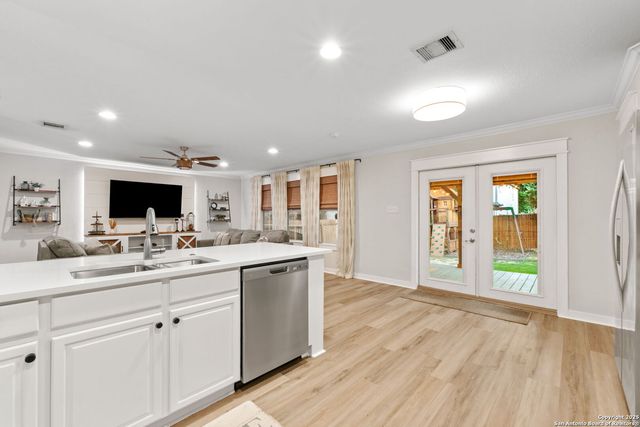 4550 Summer Fall, San Antonio, TX 78259