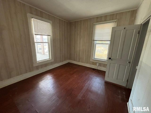 314 E HESTER Street, Carbondale, IL 62901