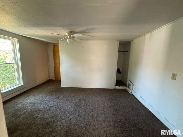 314 E HESTER Street, Carbondale, IL 62901