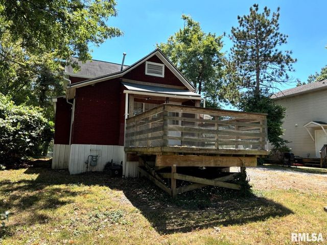 314 E HESTER Street, Carbondale, IL 62901