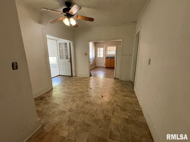 314 E HESTER Street, Carbondale, IL 62901