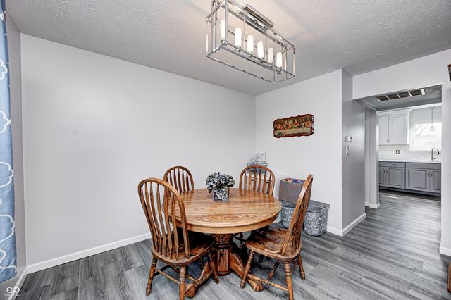 555 Hyannis Drive, Avon, IN 46123