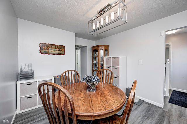 555 Hyannis Drive, Avon, IN 46123