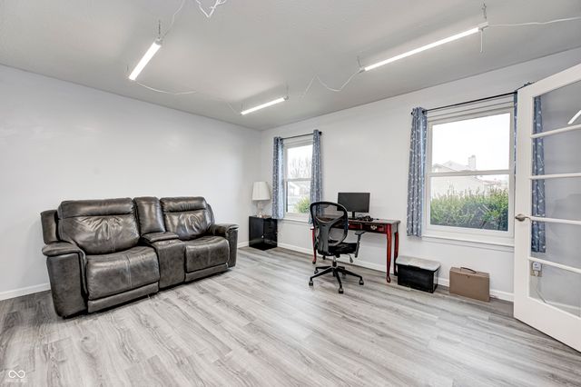 555 Hyannis Drive, Avon, IN 46123