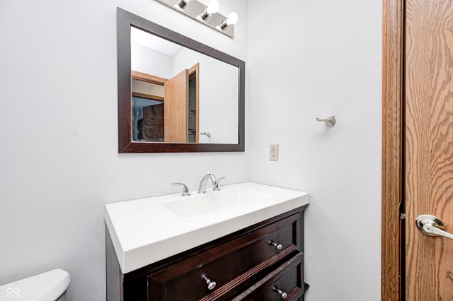 555 Hyannis Drive, Avon, IN 46123