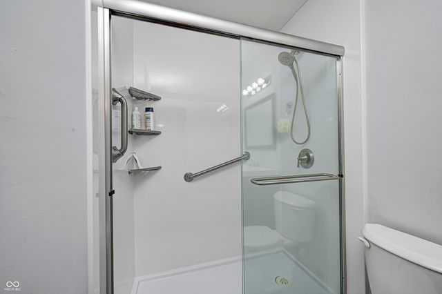 555 Hyannis Drive, Avon, IN 46123