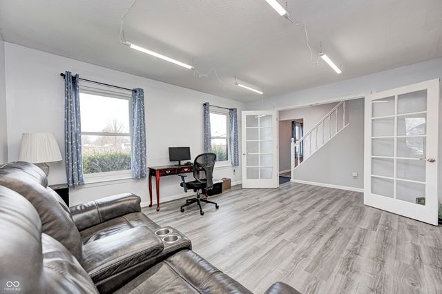 555 Hyannis Drive, Avon, IN 46123