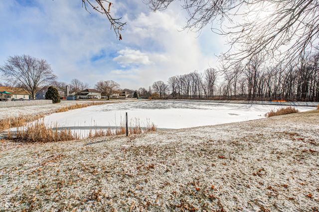 555 Hyannis Drive, Avon, IN 46123