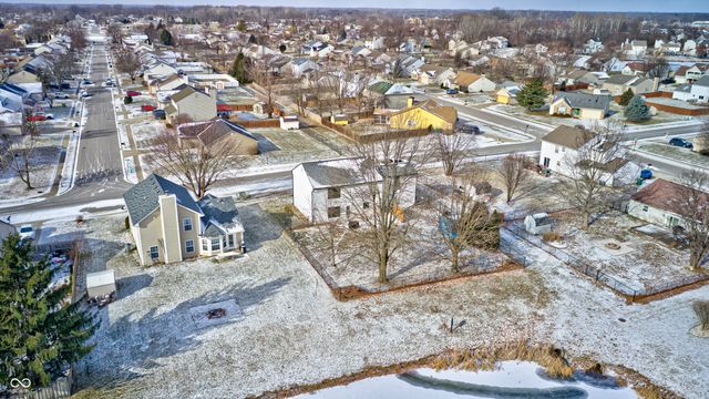 555 Hyannis Drive, Avon, IN 46123