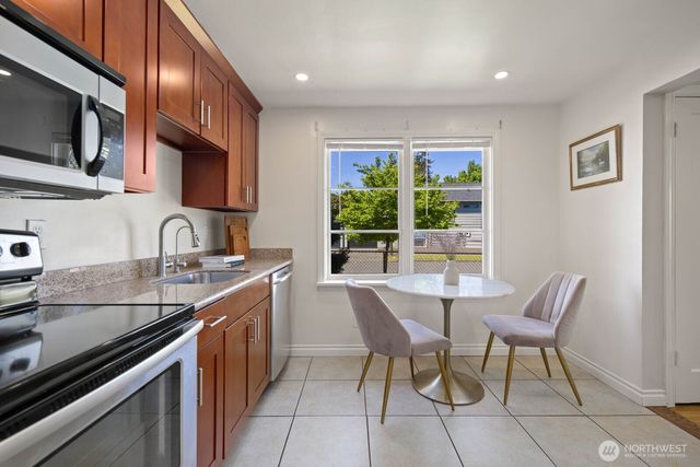 7904 39th Avenue SW, Seattle, WA 98136