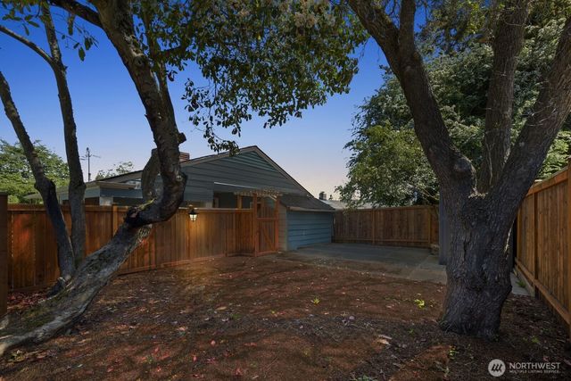 7904 39th Avenue SW, Seattle, WA 98136