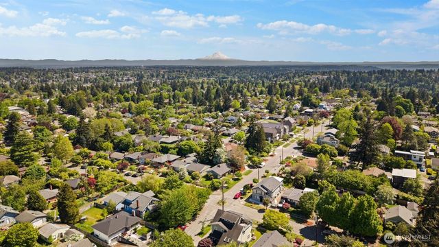 7904 39th Avenue SW, Seattle, WA 98136