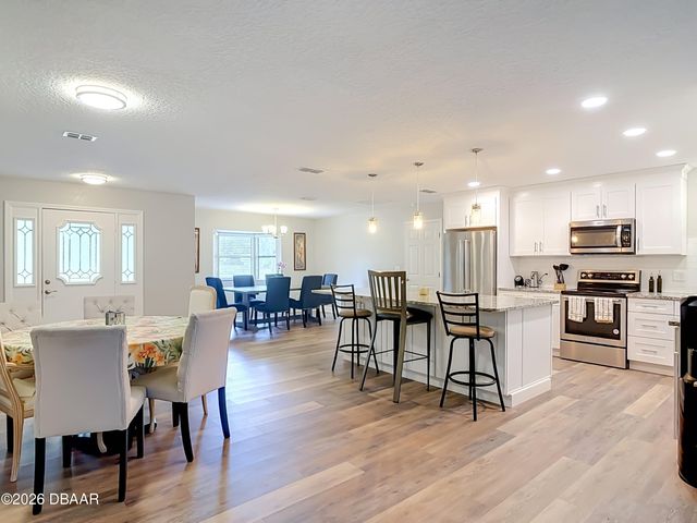 670 Glen Circle, New Smyrna Beach, FL 32168