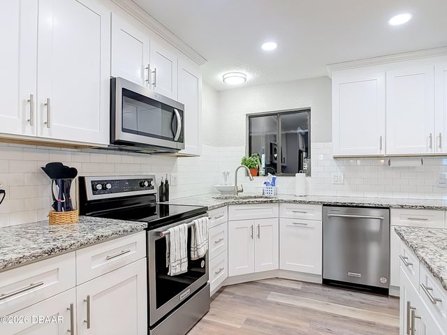 670 Glen Circle, New Smyrna Beach, FL 32168