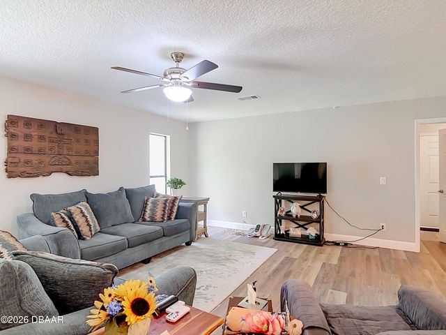 670 Glen Circle, New Smyrna Beach, FL 32168
