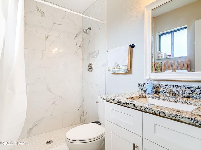 670 Glen Circle, New Smyrna Beach, FL 32168