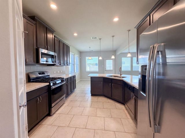 222 Ashley Way, Alvin, TX 77511