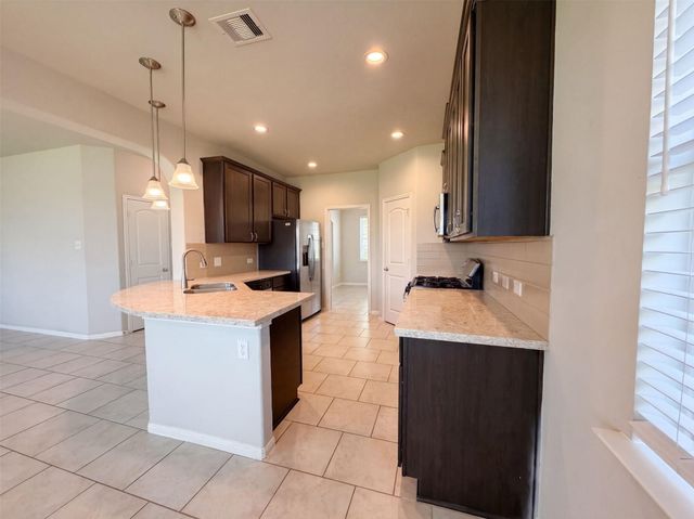222 Ashley Way, Alvin, TX 77511