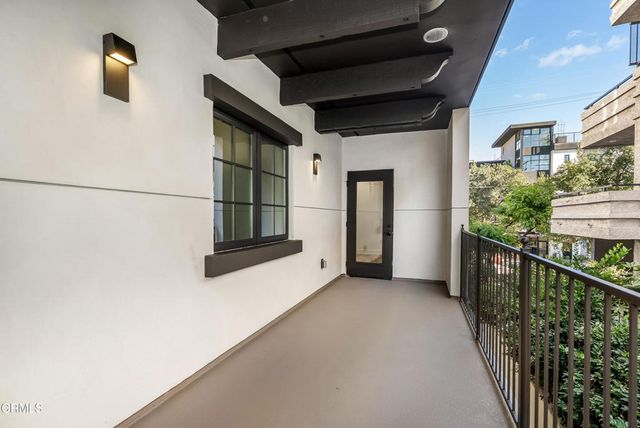139 S Oak Knoll Avenue 404, Pasadena, CA 91101