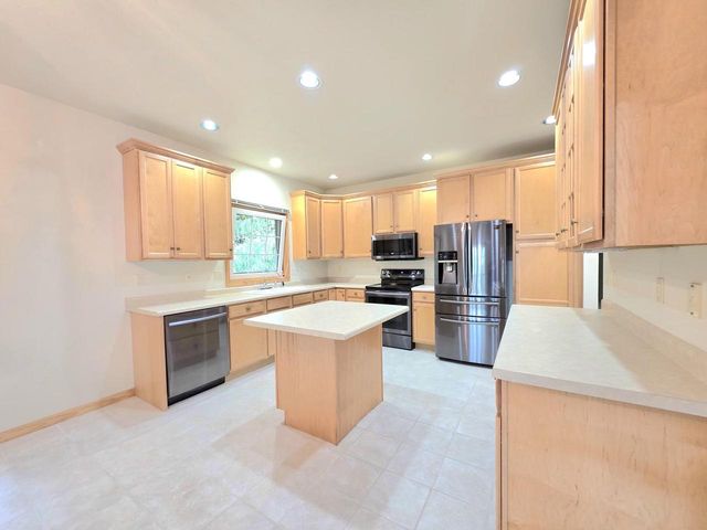 707 Giddings AVENUE, Sheboygan Falls, WI 53085