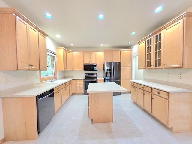 707 Giddings AVENUE, Sheboygan Falls, WI 53085
