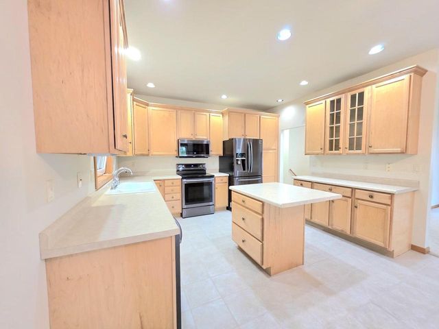 707 Giddings AVENUE, Sheboygan Falls, WI 53085