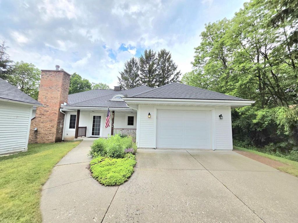 707 Giddings AVENUE, Sheboygan Falls, WI 53085