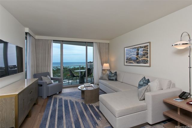 383 Kalaimoku Street 1915, Honolulu, HI 96815