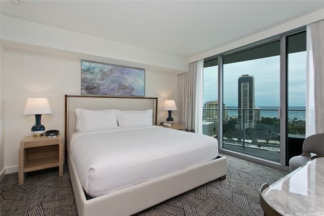 383 Kalaimoku Street 1915, Honolulu, HI 96815