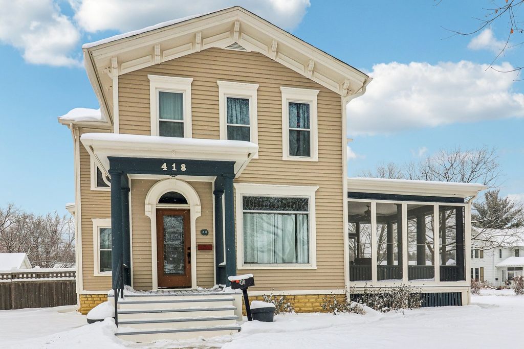 418 E Washington Street, Marengo, IL 60152