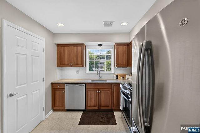 179 Roseland Avenue 12, Caldwell, NJ 07006