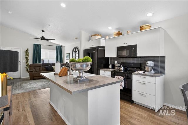 11130 W Peterborough St, Nampa, ID 83651