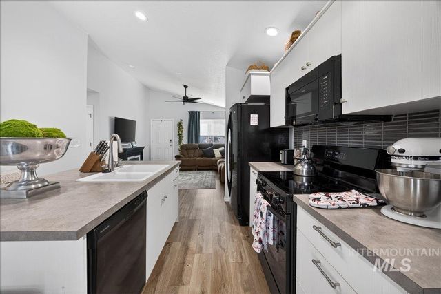 11130 W Peterborough St, Nampa, ID 83651