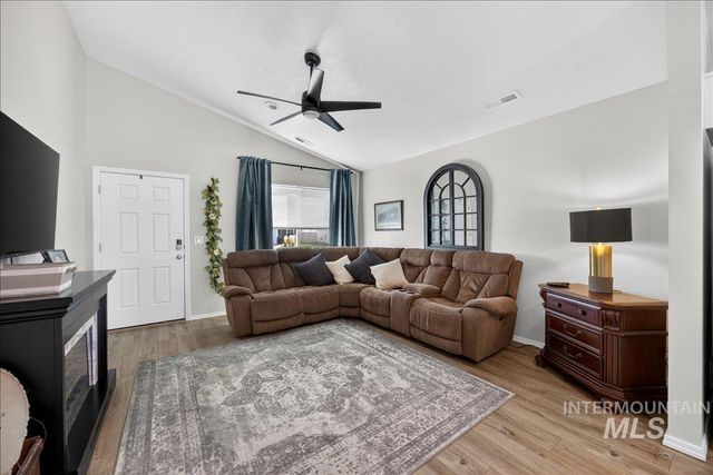 11130 W Peterborough St, Nampa, ID 83651