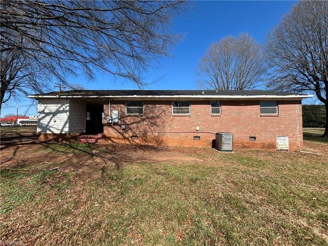 918 Emmanuel Church Road, Conover, NC 28613