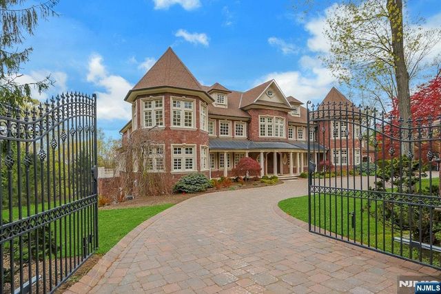 67 Robin Lane, Alpine, NJ 07620