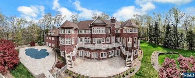 67 Robin Lane, Alpine, NJ 07620