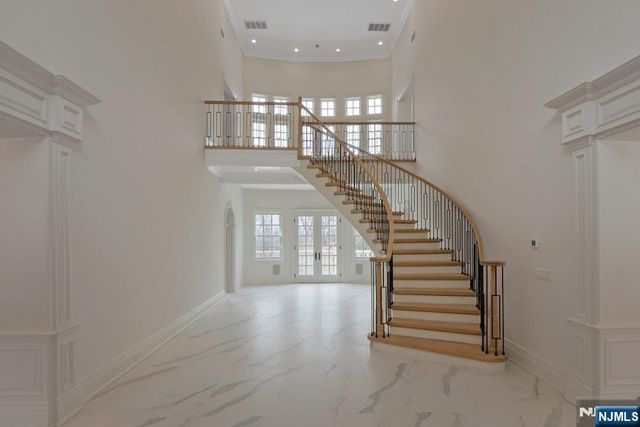 67 Robin Lane, Alpine, NJ 07620