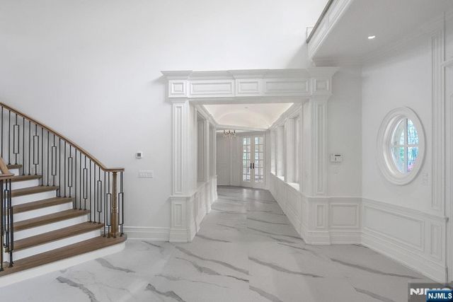 67 Robin Lane, Alpine, NJ 07620