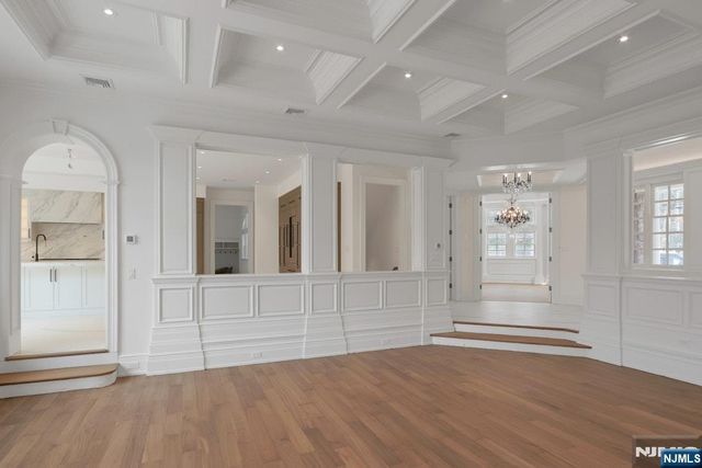 67 Robin Lane, Alpine, NJ 07620