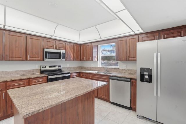 1608 PATTON AVENUE, Apopka, FL 32703