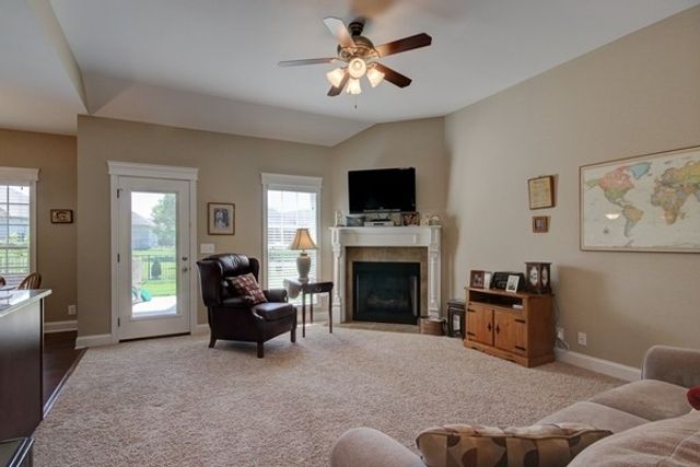 1057 Willow Cir, Clarksville, TN 37043